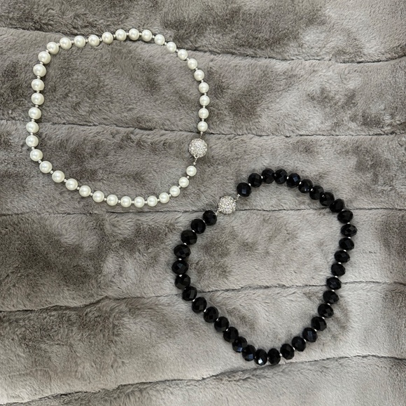 White House Black Market Glass Pearl Jet Fireball Magnetic Necklace Convertible - Picture 7 of 7